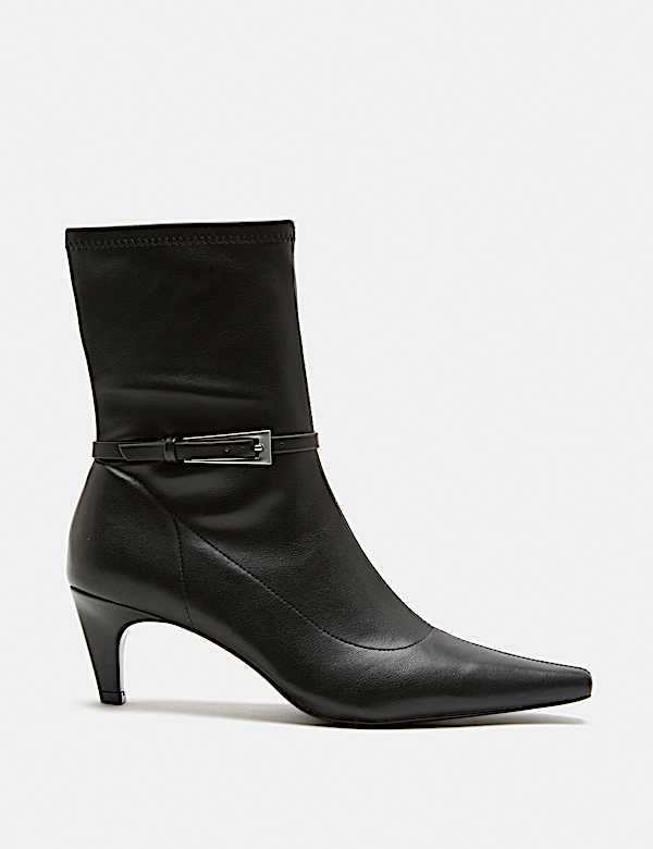 Botas tipo calcet&iacute;n puntiagudas con tac&oacute;n bajo y hebilla - US
