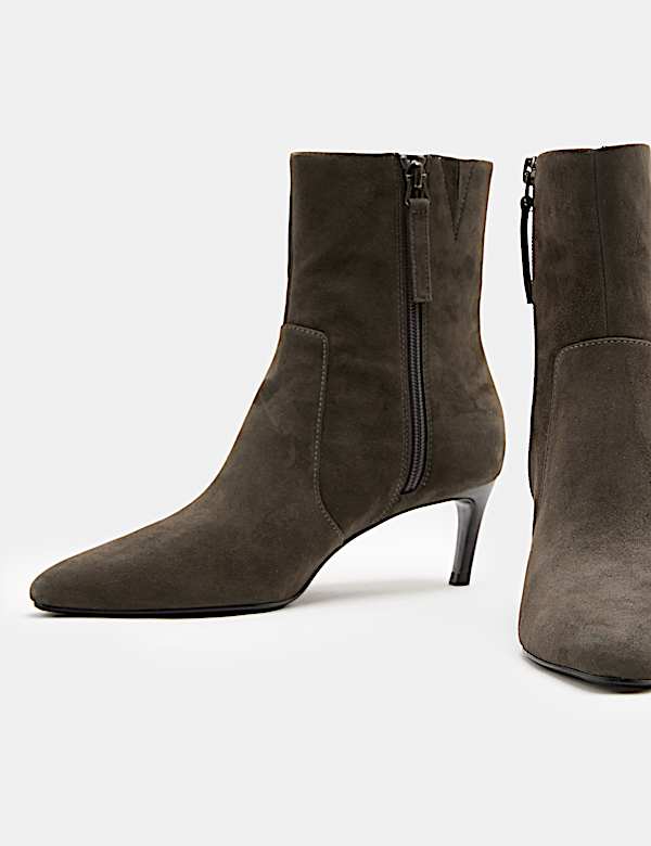 Bottines en daim &agrave; bout pointu et petits talons - LU