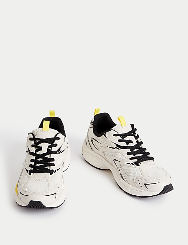 Zapatillas deportivas gruesas con detalle de malla - US