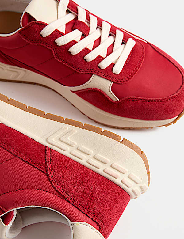 נעלי ספורט עם שרוכים ופאנל זמש - IL