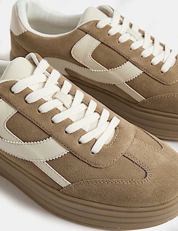 נעלי ספורט מזמש עם פלטפורמה ועיטור בצד - IL