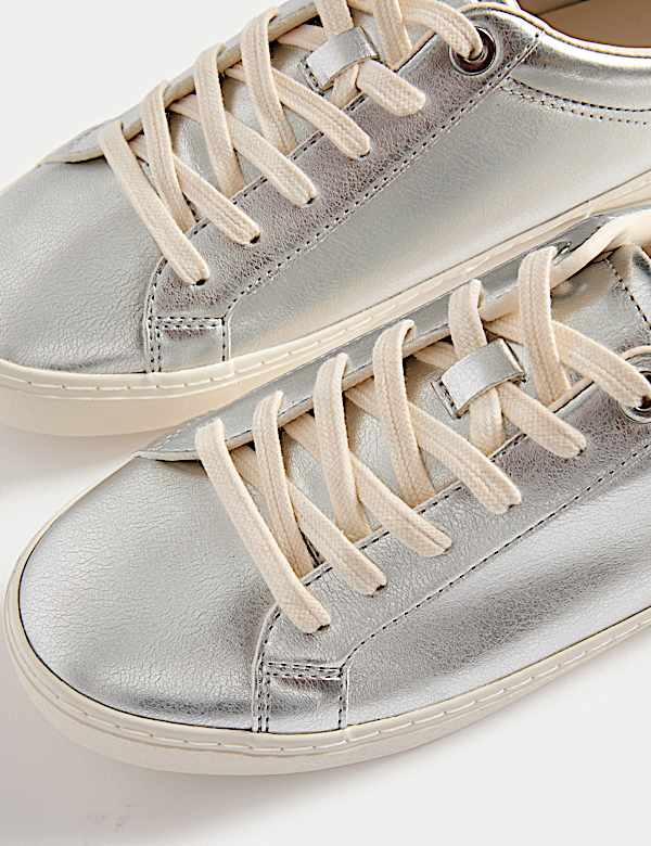 Lace Up Trainers - US