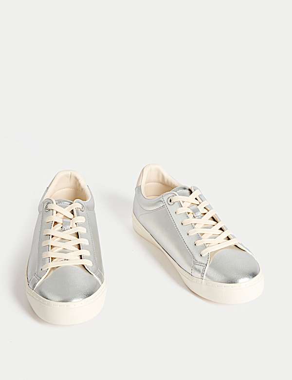 Lace Up Trainers - US