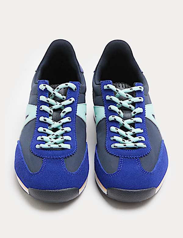 נעלי ספורט מזמש עם עיטור בצד - IL