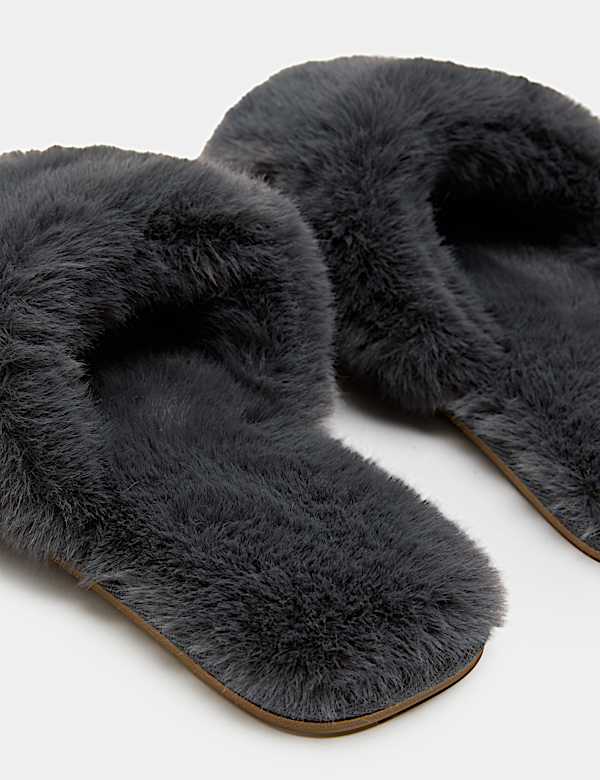 Chaussons ouverts bout d&eacute;couvert en fausse fourrure - LU