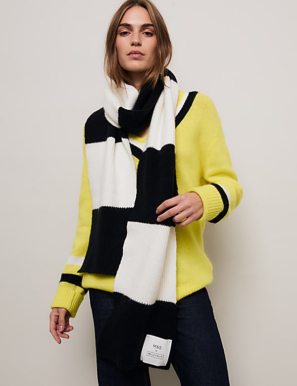 צעיף מבד עשיר בצמר מרינו בשילוב אנגורה - IL