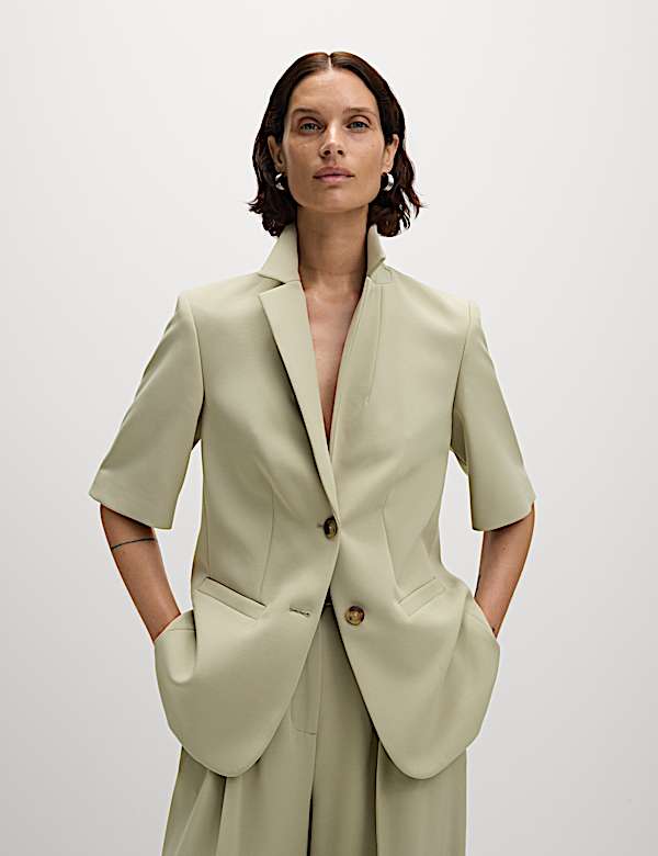 בלייזר בעל רכיסה אחת בגזרה ישרה עם שרוול קצר - IL