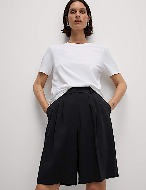 Bermuda-Shorts mit hohem Bund und Bundfalten vorne - AT