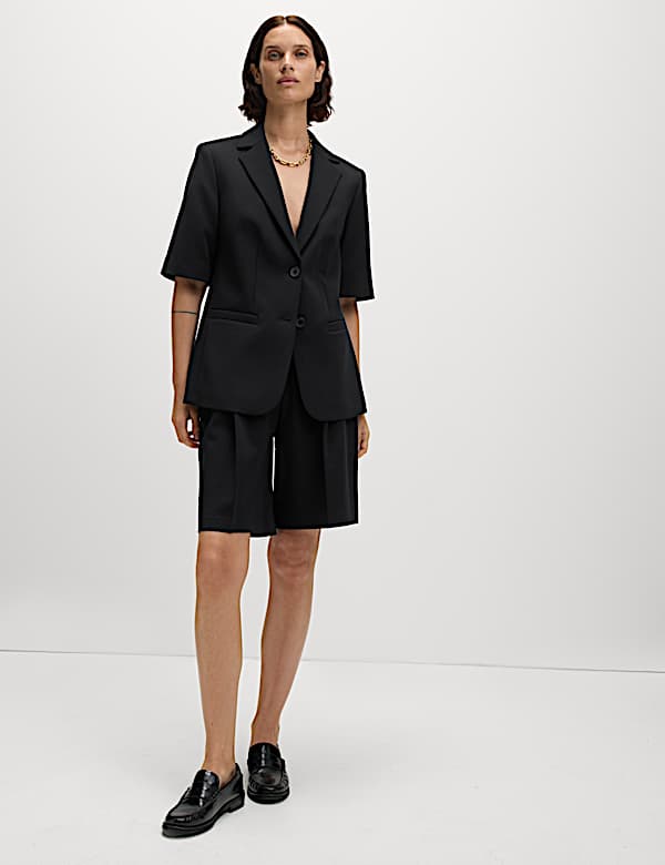 Bermuda-Shorts mit hohem Bund und Bundfalten vorne - AT