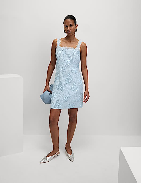 שמלת ג'קארד באורך מיני עם תחרה - IL