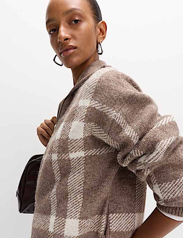 Checked Collared Zip Up Cardigan with Wool