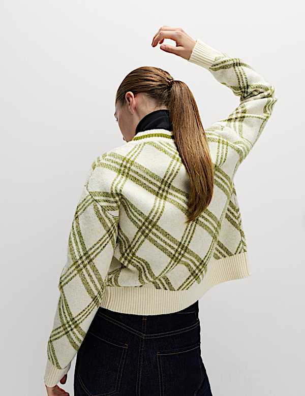 Checked Crew Neck Cardigan With Wool