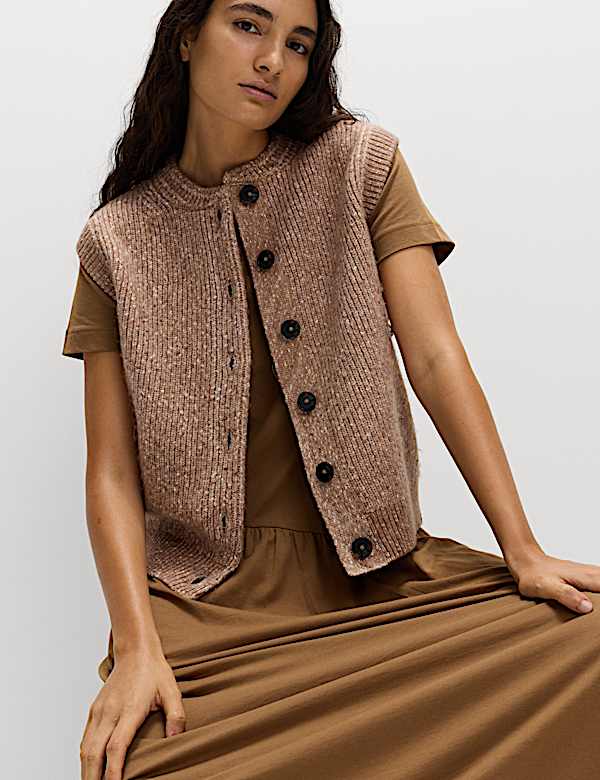 Ribbed Knitted Crew Neck Waistcoat - CA