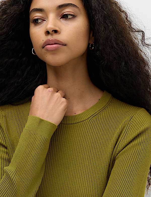 Ribbed Crew Neck Fitted Jumper