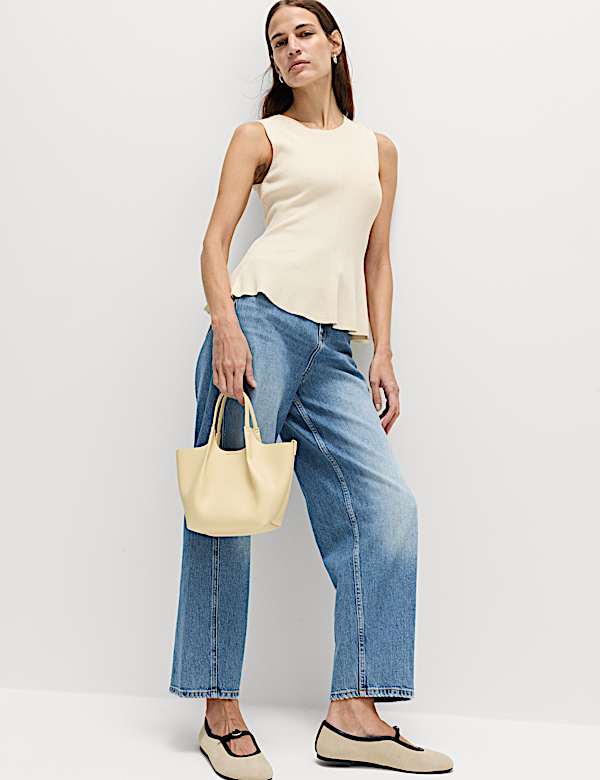 Geripptes Strickoberteil mit Sch&ouml;&szlig;chen - DE