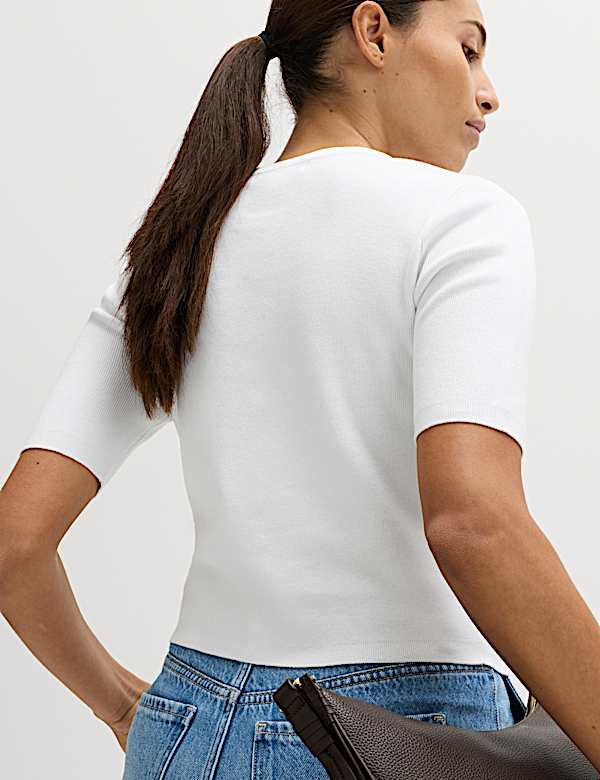 Zkr&aacute;cen&yacute; kardigan s v&yacute;střihem ke krku - CZ