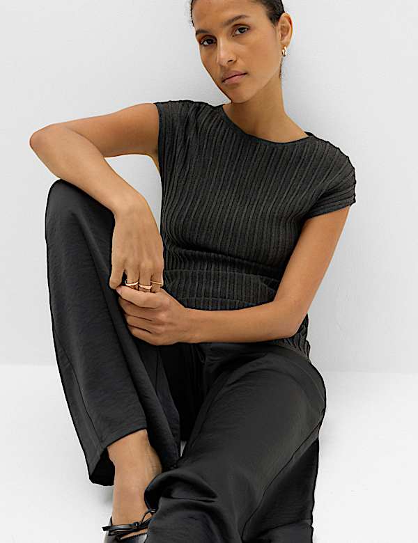 Ribbed Slash Neck Fitted Knitted Top - VN