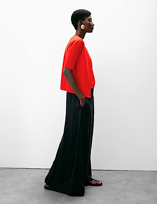 קרדיגן בגזרה נינוחה מבד עשיר בצמר מרינו בשילוב קשמיר עם כפתורים לכל האורך - IL