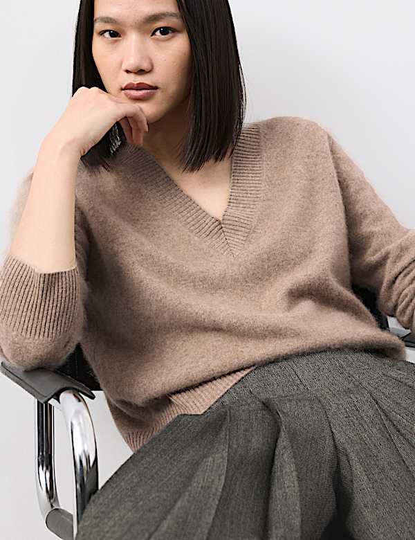 Wool Rich V-Neck Jumper with Cashmere - AU