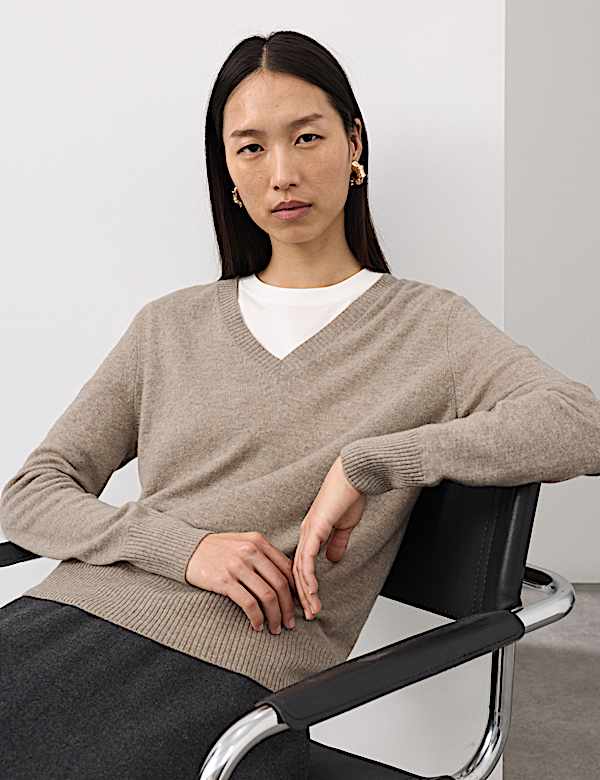 Pure Cashmere V-Neck Jumper - HU