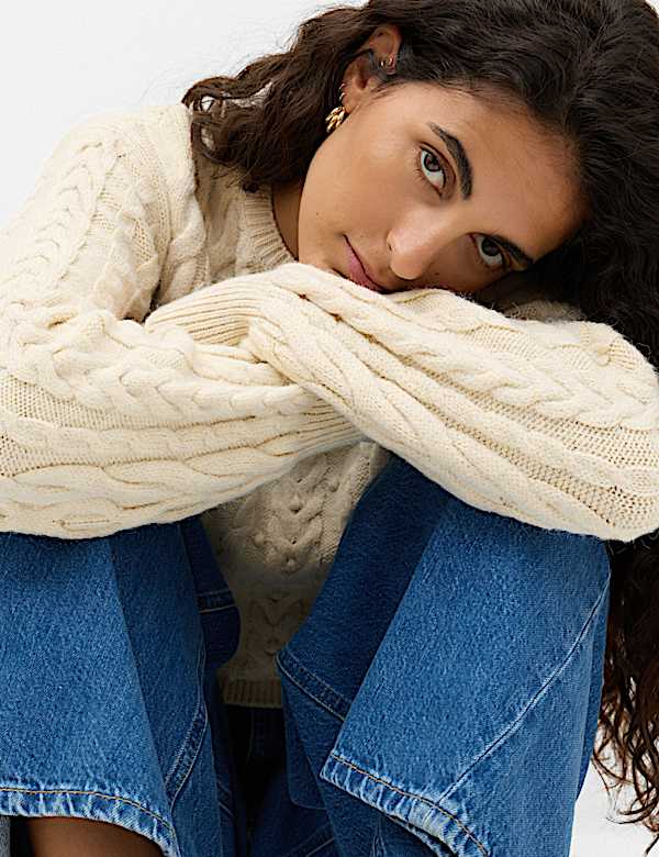 Cable Knit Crew Neck Slim Fit Jumper - MV