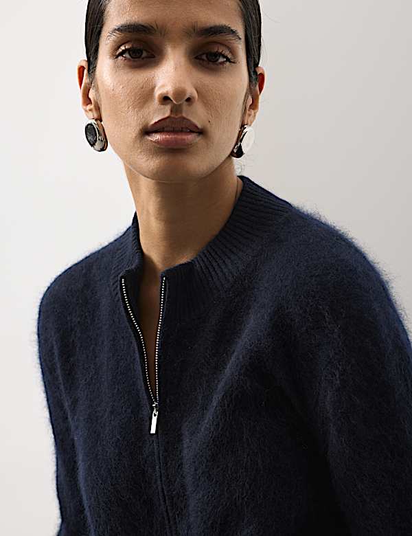 Geb&uuml;rstete Strickjacke mit hohem Wollanteil und Cashmere mit Rei&szlig;verschluss - AT