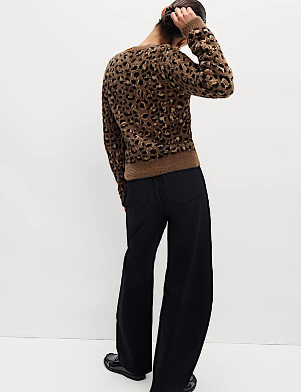 סריג קרופ עם צווארון עגול והדפס חייתי - IL