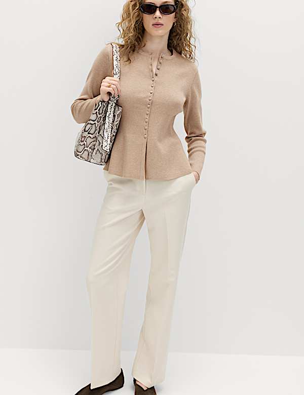 C&aacute;rdigan p&eacute;plum ajustado de tacto suave con cuello redondo - US