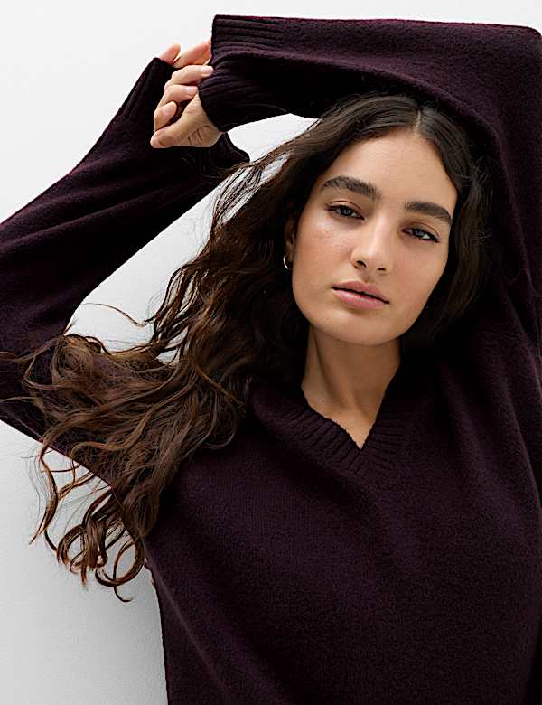 V-Neck Relaxed Jumper With Wool