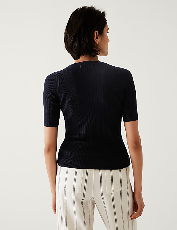 Ribbed Crew Neck Knitted Top