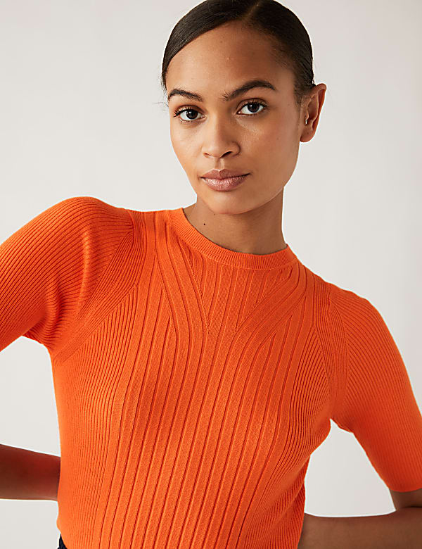 Ribbed Crew Neck Knitted Top