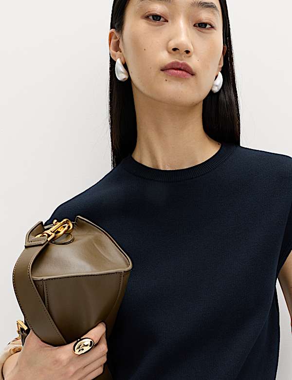 Crew Neck Knitted Vest - NO