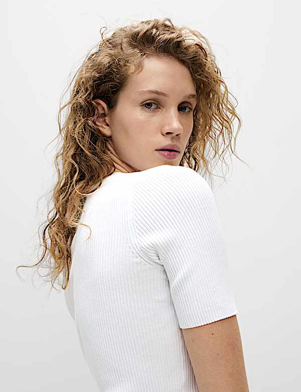 Ribbed Crew Neck Knitted Top - VN