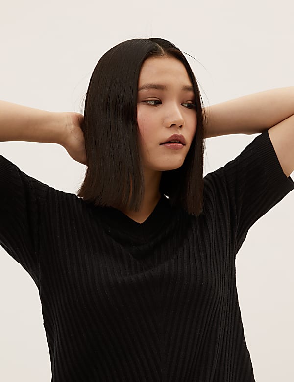Ribbed V-Neck Relaxed Knitted Top