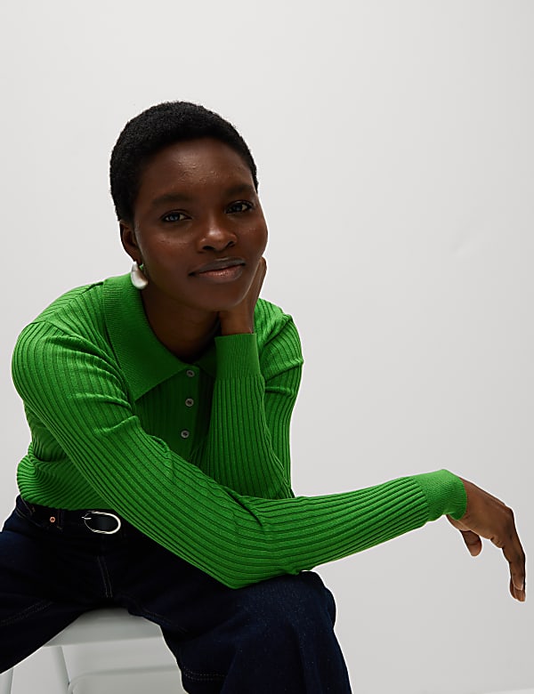 Top de punto de canalé con detalle de botón y cuello de canalé - US