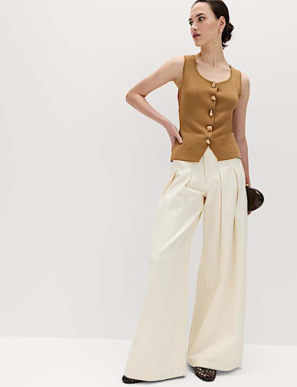 Button Front Slim Fit Knitted Waistcoat - KG