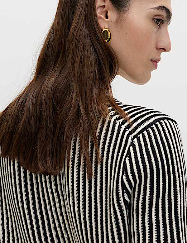 Cardigan court en coton textur&eacute; - CH