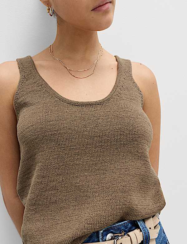 Cotton Blend Textured Scoop Neck Knitted Vest