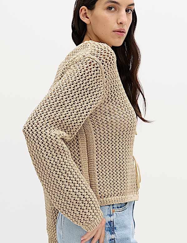 Kort vest met slanke pasvorm, striksluiting aan de voorkant en structuur - BE