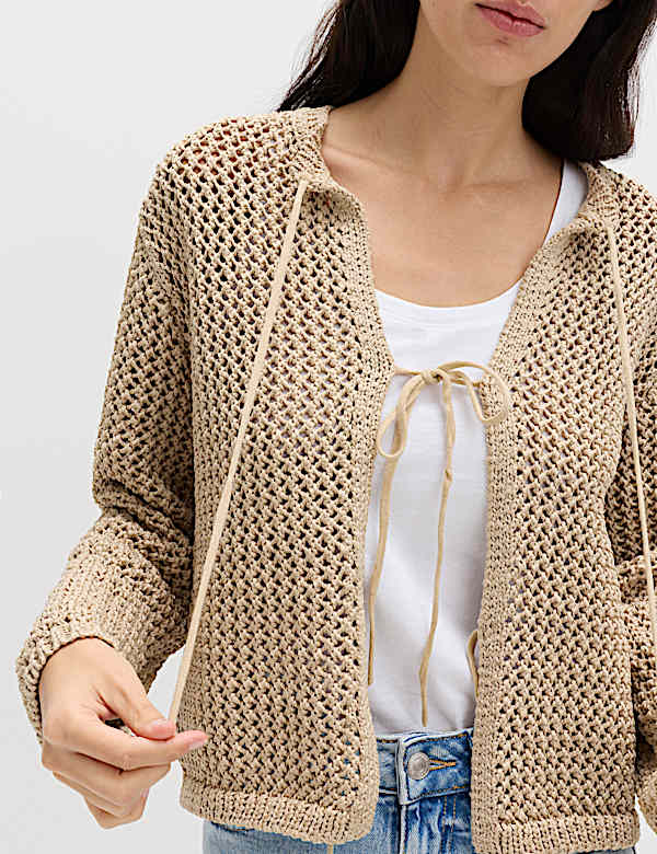 Kort vest met slanke pasvorm, striksluiting aan de voorkant en structuur - BE