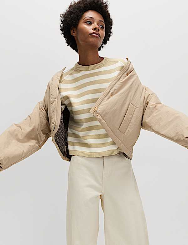 Gestreifter Crop-Pullover mit hohem Baumwollanteil - AT