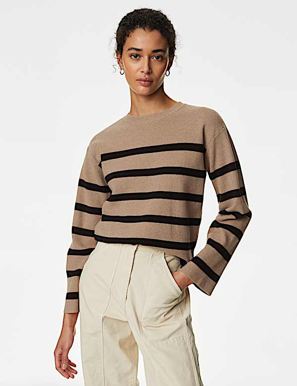 Pruhovan&yacute; svetr s vysok&yacute;m pod&iacute;lem bavlny a kulat&yacute;m v&yacute;střihem - CZ