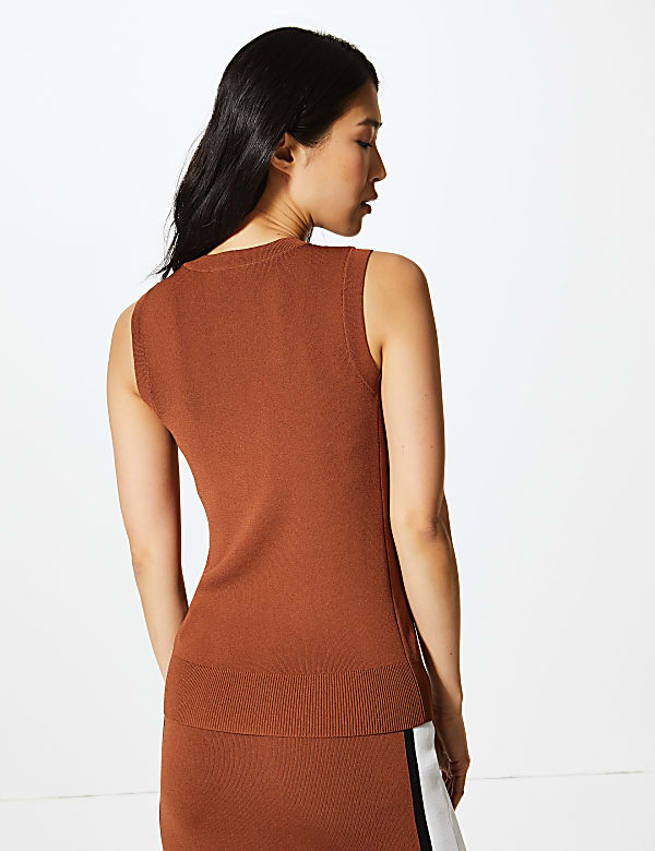 Round Neck Sleeveless Knitted Top