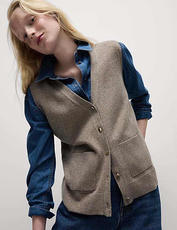 Air-Yarn V-Neck Knitted Waistcoat