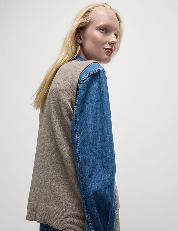 Air-Yarn V-Neck Knitted Waistcoat
