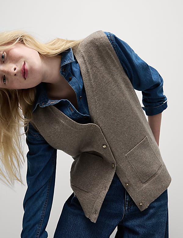 Air-Yarn V-Neck Knitted Waistcoat
