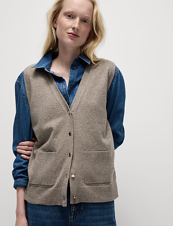 Air-Yarn V-Neck Knitted Waistcoat