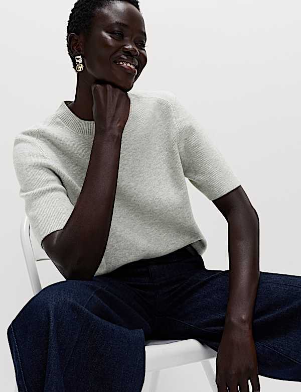 Air-Yarn Crew Neck Knitted Top