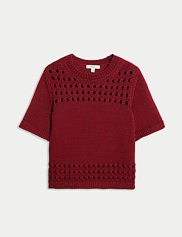 Pleten&yacute; top s v&yacute;střihem ke krku a otevřen&yacute;m stehem - CZ