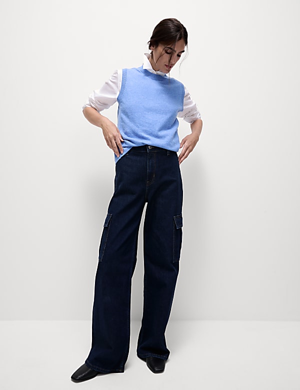 Air-Yarn Crew Neck Knitted Vest